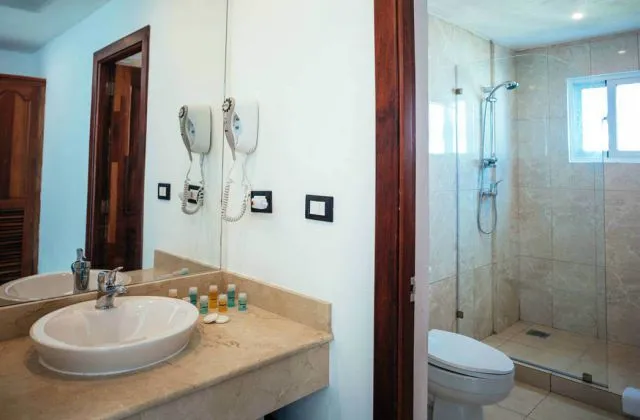 Hotel Whala Bayahibe bathroom with shower